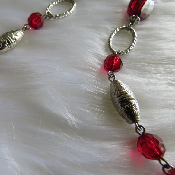 Long Red & Silver Beaded Necklace - Picture 4 of 6